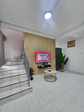 Sandakan Corner Terrace House
